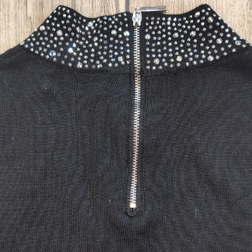 Carmen Marc Valvo Black Fitted Tank Top with Embellished Mock Turtleneck Collar - Picture 5 of 8